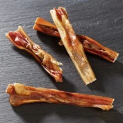 Rocco Naturals Cuero Cabelludo De Buey Para Perros 7 Rocco Naturals Cuero Cabelludo De Buey Para Perros -Suministros Para Mascotas rocco beef scalp 2 web 7